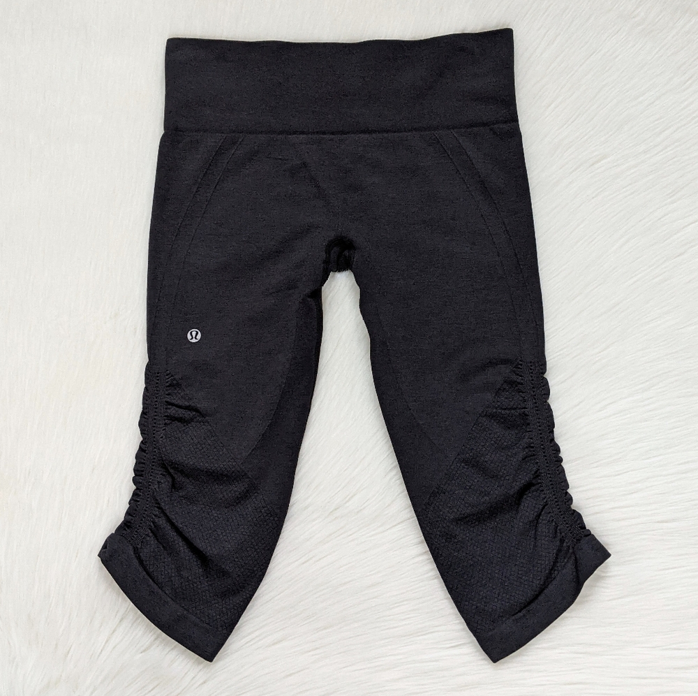 Lululemon In The Flow Crop II Heathered Deep Coal Leggings | Size 8 - Picture 5 of 14
